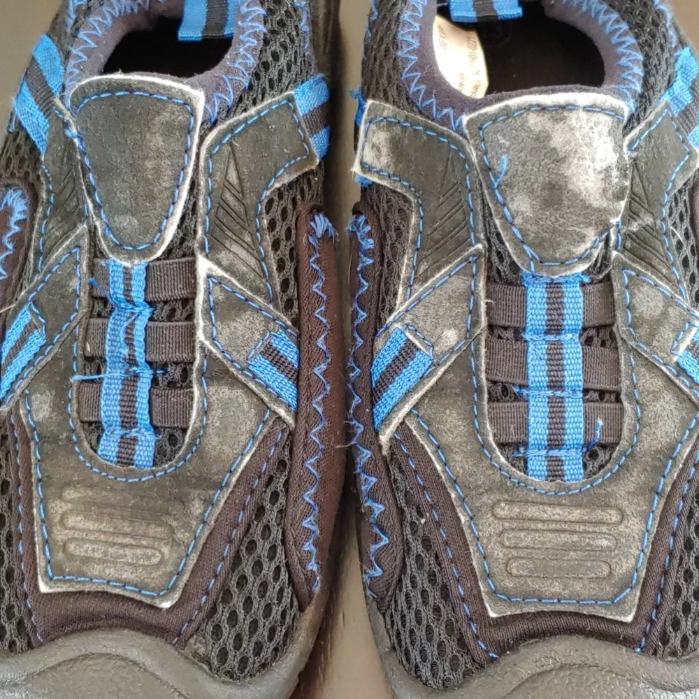 🌻Kids SG Footwear Blue & Black Water Shoes Size 13